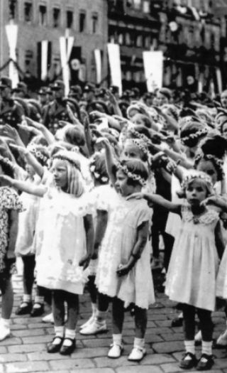 Lebensraum: Tyske barn skulle overta andre folks land.