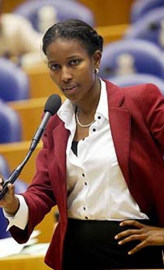 Ayaan Hirsi Ali som har kjempet mot islam siden hun kom til Europa. Hun har mpottatt en rekke priser for sin holdning til grunnleggende demokratiske verdier.