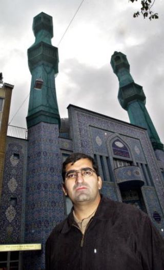 Moskeen med minaretene er symbolet på en islamsk bastion - over alt i verden.