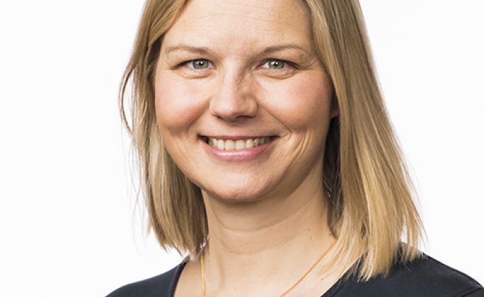 Kunnskapsminister Guri Melby viker unna - ingen konfrontasjon med islam i norsk skole (Foto: Stortinget)