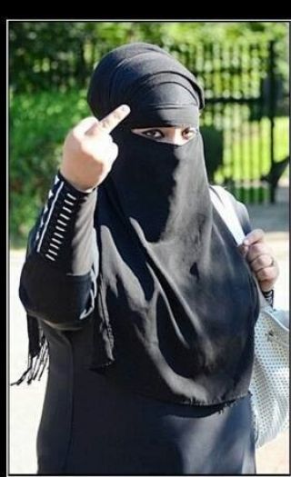 Islam mangler fullstendig respekt for vestlige frihetsverdier, demokrati og menneskerettigheter. Her representert ved respektløst lakenspøkelse.