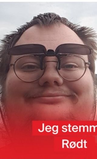 Lars Erik Grambo, lokal kommunist; «Er det lov å ta med balltre på motdemonstrasjon?»
