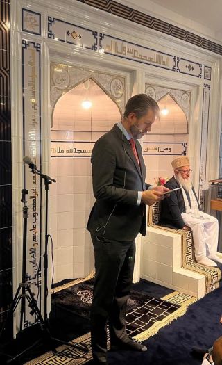 Høyre sleiker islamist-rompe i ICC