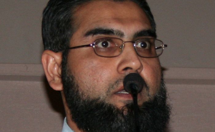 Imam Akmal Ali tok en vaskekte taqija på et åpent møte i Kristiansand - han sa: Islam anerkjenner menneskerettighetene.