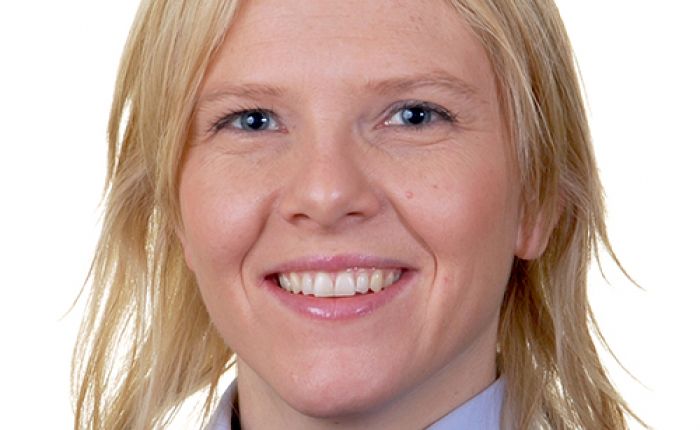 Innvandrings- og integreringsminister Sylvi Listhaug fra FrP var 110 prosent enig med Arbeiderpartiets Jan Bøhler, men følte han seg ukomfortabel for denne politiske omfavnelsen? (foto Stortinget)
