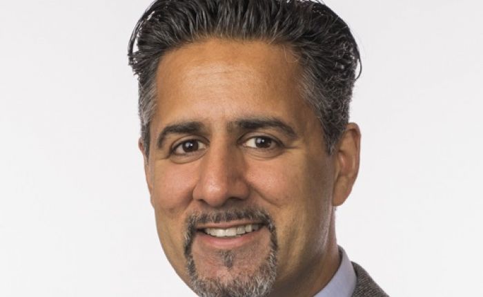 Muslim og stortingsrepresentant Abid Q. Raja: Det er en kamp som pågår om muslimenes hjerter og hjerner. (foto Stortinget)